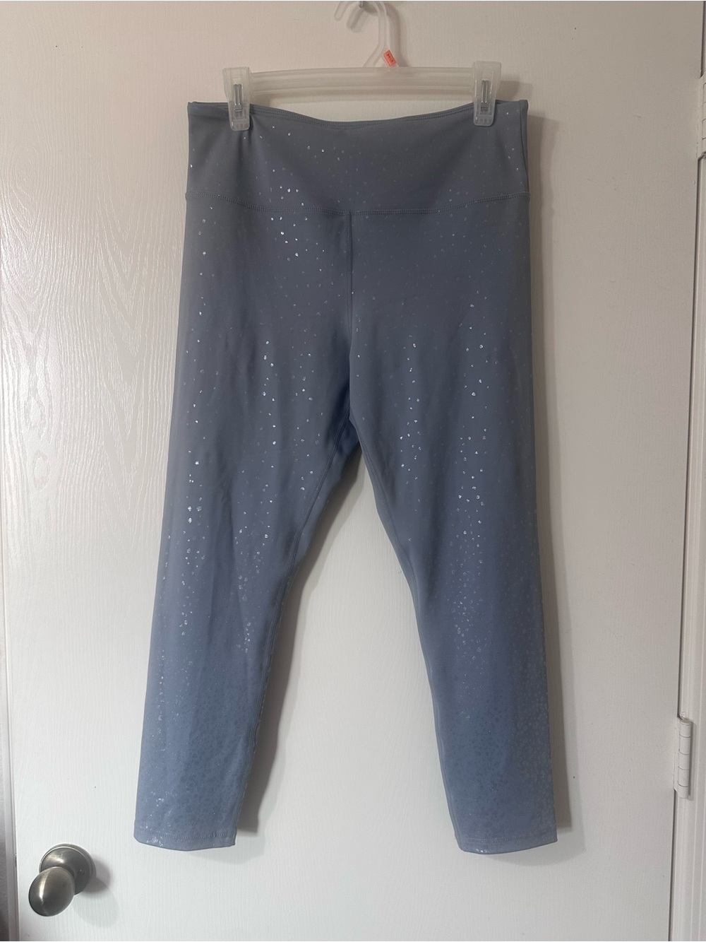 ZYIA Size 12 Light n Tight Sparkle Grey Active Capri Leggings